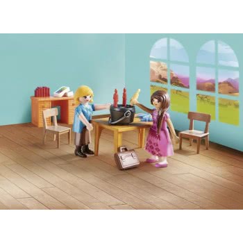 Playmobil Spirit Riding Free Miss Flores Classroom 70121 4008789701213