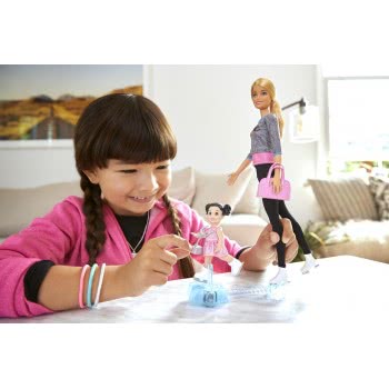 Mattel Barbie Ice-Skating Coach Dolls And Playset FXP38 887961697247