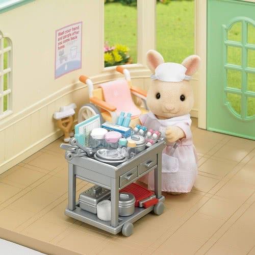 Epoch Sylvanian Families: Country Nurse Set 5094 5054131050941