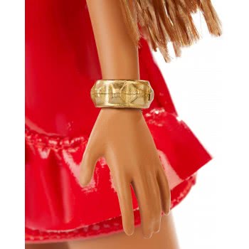 Mattel Barbie Fashionistas Girl Power T-Shirt Κόκκινη Δερμάτινη Φούστα Και Αξεσουάρ FBR37 / FXL56 887961694628