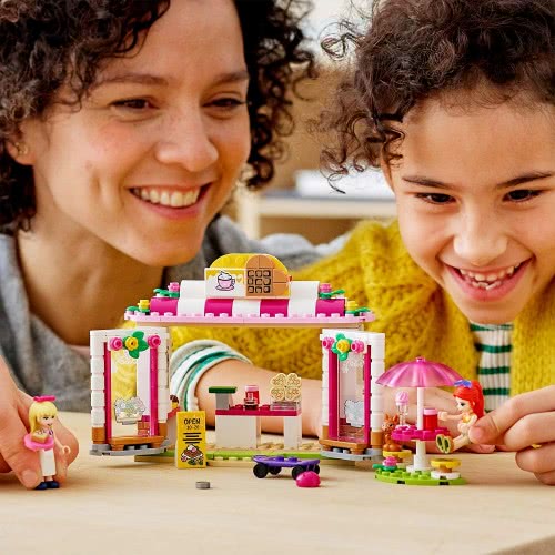 LEGO Friends Heartlake City Park Cafe Play Set With Ice Cream Coffee Shop And Stephanie Mini Doll 41426 5702016619119
