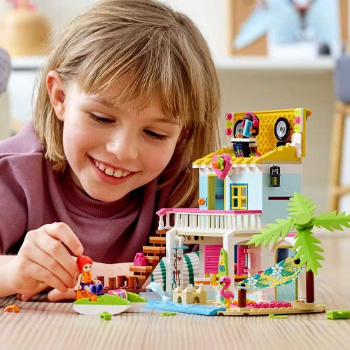 LEGO Friends Beach House Mini Dolls House Play Set With Andrea And Mia, Summer Holiday Series 41428 5702016619133