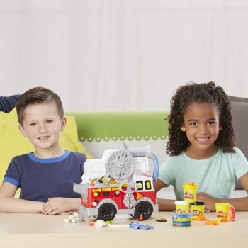 Hasbro Play-Doh Wheels Fire Truck Toy With 5 Non-Toxic Colours E6103 5010993597338