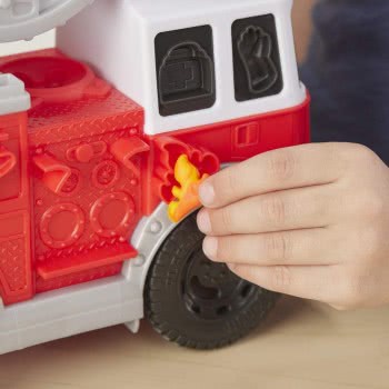 Hasbro Play-Doh Wheels Fire Truck Toy With 5 Non-Toxic Colours E6103 5010993597338