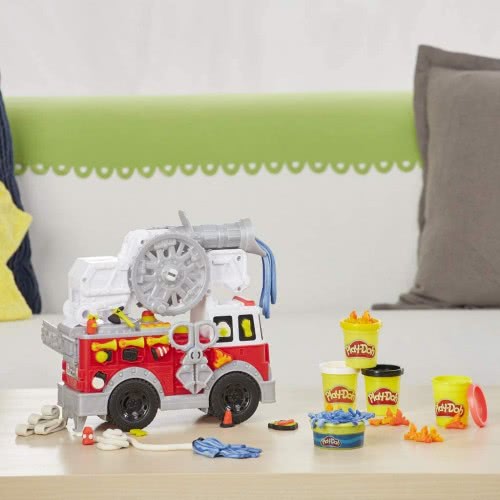 Hasbro Play-Doh Wheels Fire Truck Toy With 5 Non-Toxic Colours E6103 5010993597338