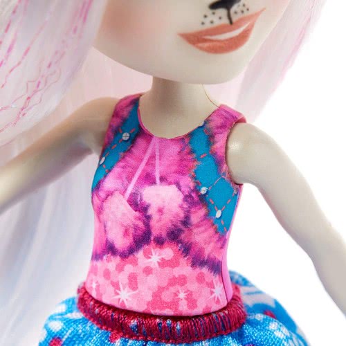 Mattel Enchantimals Family Toy Set, Pristina Polar Bear Small Doll (6-In) With 3 Animal Figures GJX43 / GJX47 887961819939