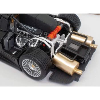 Maisto Mercedes Clk-Gtr Street Version Diecast Vehicle 1:18 Colors Vary 31849 090159318491