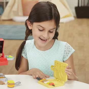 Hasbro Play-Doh Kitchen Creations Grill N Stamp Playset F0652 5010993786244