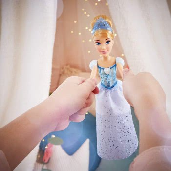 Hasbro Disney Princess Royal Shimmer Cinderella Doll, Fashion Doll With Skirt And Accessories F0881 / F0897 5010993779048