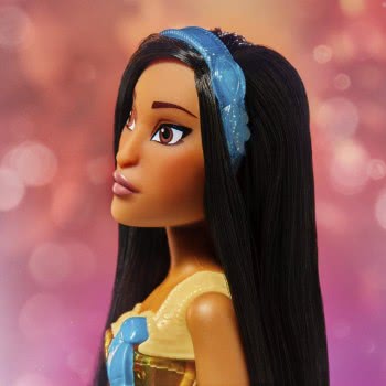 Hasbro Disney Princess Royal Shimmer Pocahontas Doll, Κούκλα Μόδας Με Φούστα Και Αξεσουάρ F0883 / F0904 5010993786152