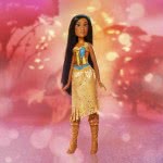 Hasbro Disney Princess Royal Shimmer Pocahontas Doll, Κούκλα Μόδας Με Φούστα Και Αξεσουάρ F0883 / F0904 5010993786152