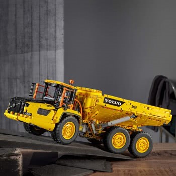 LEGO Technic 6X6 Volvo Articulated Hauler 42114 5702016617528