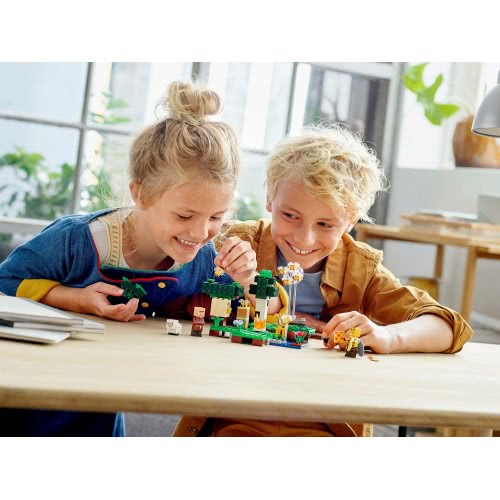 LEGO The Bee Farm 21165 5702016913774