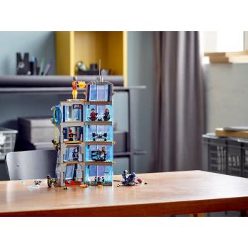 LEGO Buildings Avengers Tower Battle 76166 5702016761382