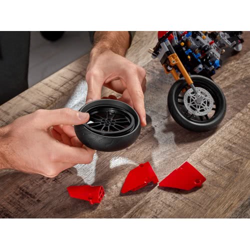 LEGO Ducati Panigale V4 R 42107 5702016616460