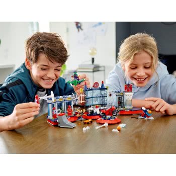 LEGO Spider-Man Attack On The Spider Lair 76175 5702016912876