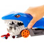 Mattel Λαμπάδα Hot Wheels Shark Chomp Transporter Νταλίκα Καρχαρίας Με Ένα Αυτοκίνητο Κλίμακας 1:64 GVG36 