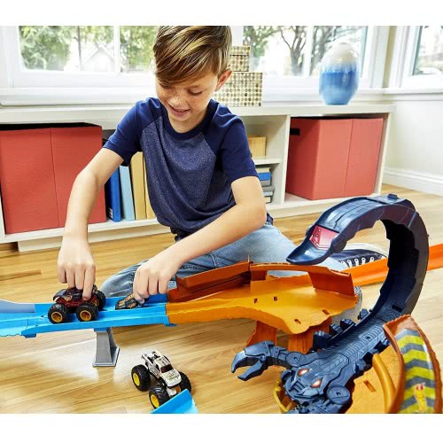 Mattel Λαμπάδα Hot Wheels Monster Trucks Πίστα Σκορπιός GNB05 