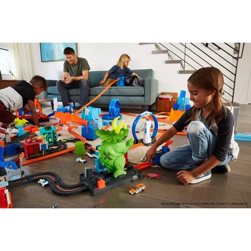 Mattel Easter Candle Hot Wheels Smashin Triceratops Play Set GBF97 