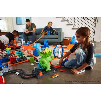 Mattel Easter Candle Hot Wheels Smashin Triceratops Play Set GBF97 