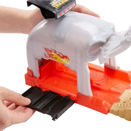 Mattel Easter Candle Hot Wheels Monster Trucks Pit And Launch Bone Shaker Play Set GKY01 / GKY02 