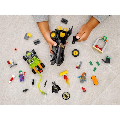 LEGO Batman Vs. The Joker Batmobile Chase 76180 5702016912975