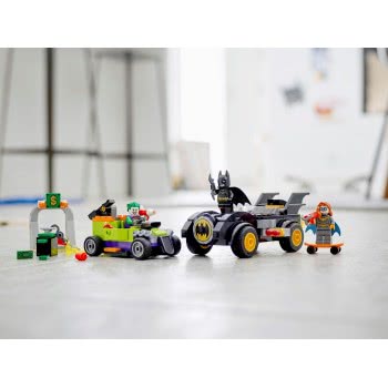 LEGO Batman Vs. The Joker Batmobile Chase 76180 5702016912975