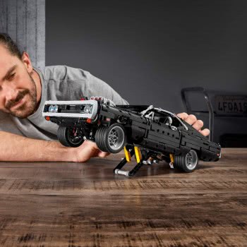 LEGO Technic Doms Dodge Charger 42111 5702016617498