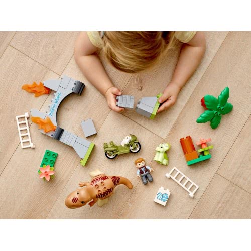LEGO Jurassic World T. Rex And Triceratops Dinosaur Breakout 10939 5702016911091