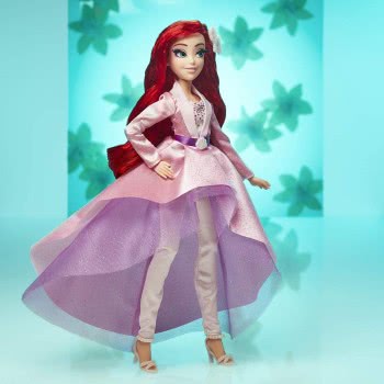 Hasbro Princess Style Series, Ariel Fashion Doll In A Modern Style With Earrings And Shoes E9157 5010993745746