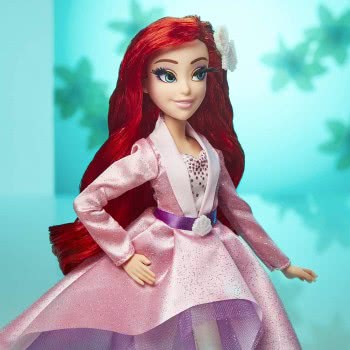 Hasbro Princess Style Series, Ariel Fashion Doll In A Modern Style With Earrings And Shoes E9157 5010993745746
