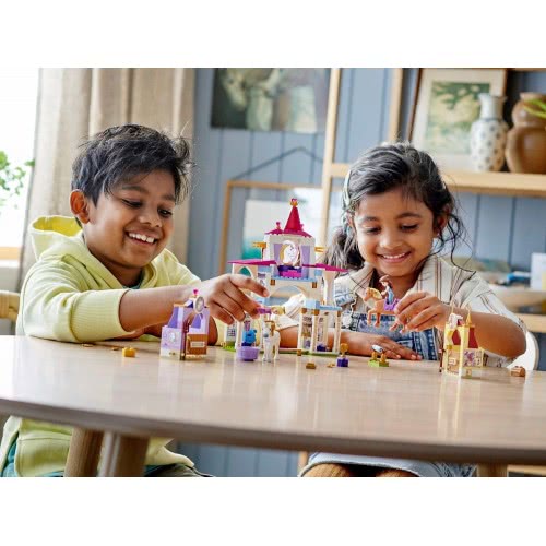 LEGO Disney Οι Βασιλικοί Στάβλοι Της Μπελ Και Της Ραπουνζέλ 43195 5702016909661
