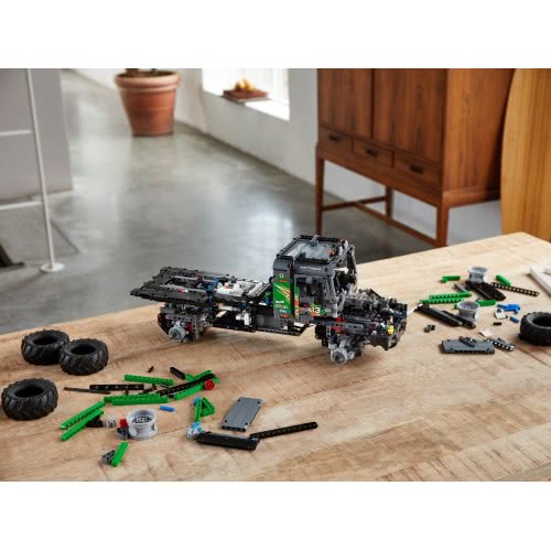 LEGO Technic 4X4 Mercedes-Benz Zetros Trial Truck 42129 5702016912845