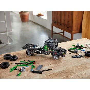 LEGO Technic 4X4 Mercedes-Benz Zetros Trial Truck 42129 5702016912845