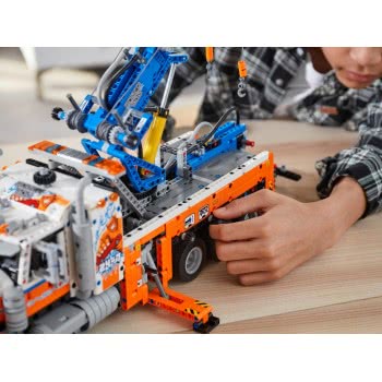LEGO Technic Heavy-Duty Tow Truck 42128 5702016913354