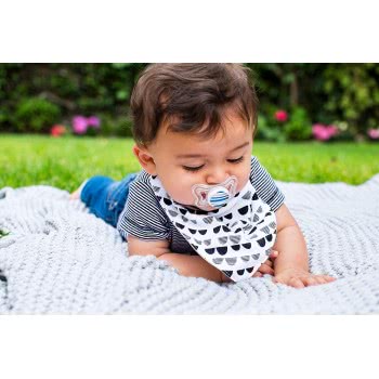 Chicco Physio Light Pacifier For Night 6-16 Months 2 Pieces C20-71033-41 8058664097258