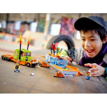 LEGO City Stunt Show Truck V29 60294 5702016912579