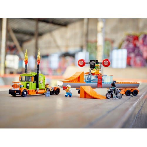LEGO City Stunt Show Truck V29 60294 5702016912579
