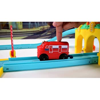 Auldey Toys Chuggington Eu All Aboard Starter Includes Motorised Wilson Figure Of 8 Track Set Train Depot 890501 6911400407396