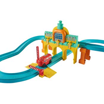 Auldey Toys Chuggington Eu All Aboard Starter Includes Motorised Wilson Figure Of 8 Track Set Train Depot 890501 6911400407396