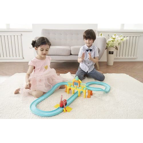 Auldey Toys Chuggington Eu All Aboard Starter Includes Motorised Wilson Figure Of 8 Track Set Train Depot 890501 6911400407396