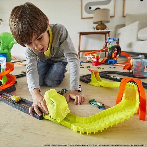 Mattel Hot Wheels Toxic Viper Bridge Attack Playset With 1 Car, Connected To Other Sets FNB05 / GTT70 887961920628