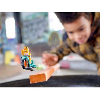 LEGO City Ακροβατική Μηχανή Με Κοτόπουλο 60310 5702017024226