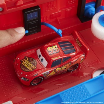Mattel Disney Pixar Cars Transforming Mack Playset HDC75 194735020423