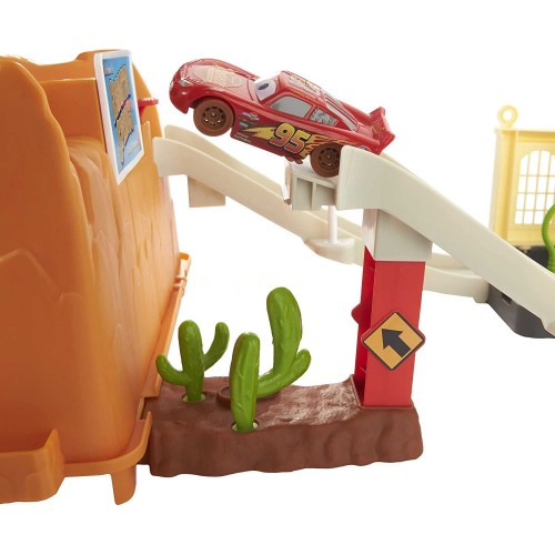 Mattel Disney And Pixar Cars Race And Go Playset HDN02 194735027897