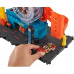Mattel Hot Wheels City Super Twist Tire Shop Playset, Spin The Key To Make Cars Travel Through The Tires, Includes 1 Car HDP02 1