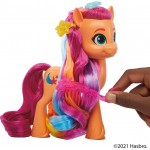 Hasbro My Little Pony A New Generation Rainbow Reveal Sunny Starscout - 6-Inch Orange Pony, 17 Accessories F1794 5010993837045