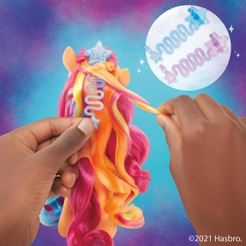 Hasbro My Little Pony A New Generation Rainbow Reveal Sunny Starscout - 6-Inch Orange Pony, 17 Accessories F1794 5010993837045