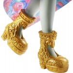 Mattel Royal Enchantimals Queen Paradise Doll 8-In & Rainbow Peacock Figure, Fashions And Accessories GYJ11 / GYJ14 887961972726