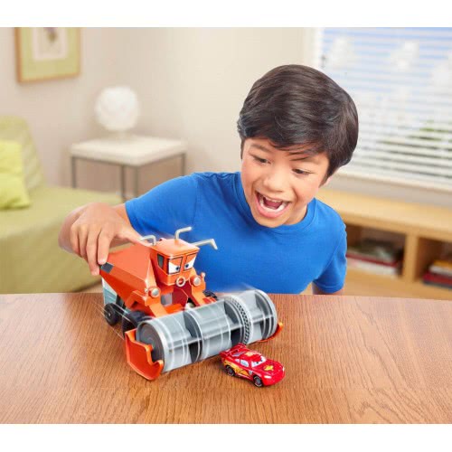 Mattel Disney Cars Μεγάλος Κυνηγός Φρανκ Με Αυτοκινητάκι Μακουιν Χρωμοκεραυνό DHF82 887961211115